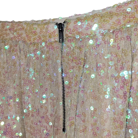 BCBGeneration Size 8 Beige Tan Gold Iridescent Mini Skirt w/ Pockets BRAND NEW - Picture 3 of 5